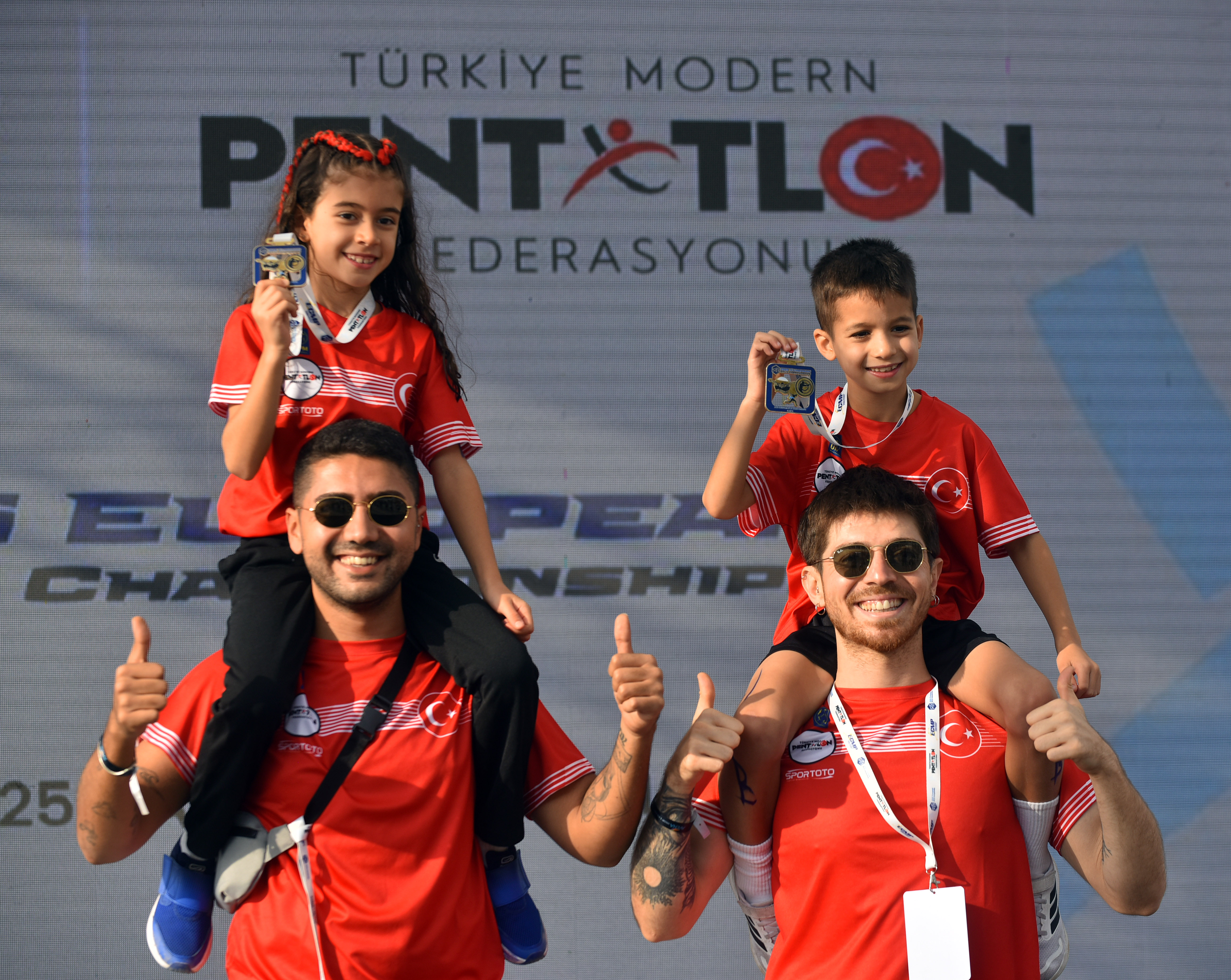 Championnats d'Europe de Triathle Relais GENRE à Antalya : La Turquie et l'Ukraine écrasent la concurrence