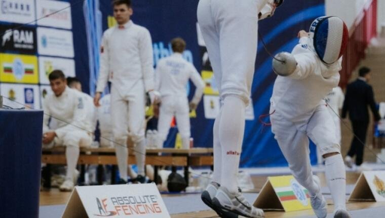 Belaud Impérial : Les Français Dominent les Qualifications Masculines à la Coupe du Monde de Pazardzhik