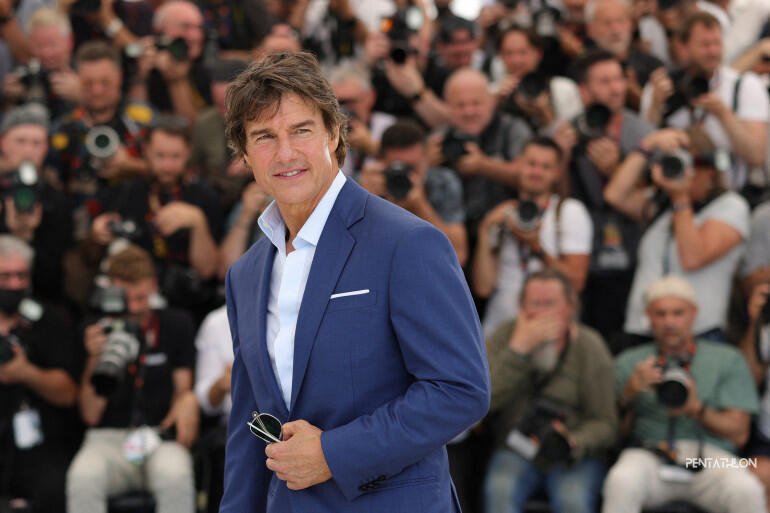 1512540-tom-cruise-etait-a-l-honneur-mercredi-au-f