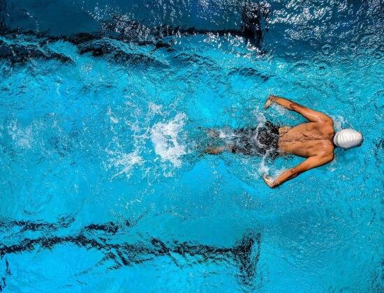 Les Entraînements de Natation : Améliorer Vos Performances dans l’Eau